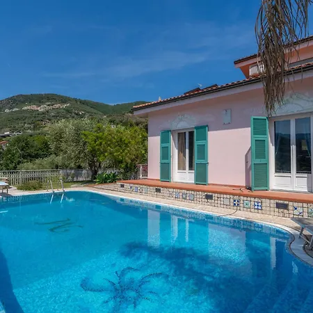 M - Pool&panorama Castellaro (Liguria)