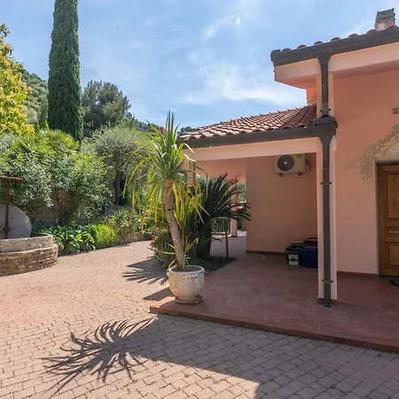 Villa M - Pool&panorama Castellaro (Liguria)