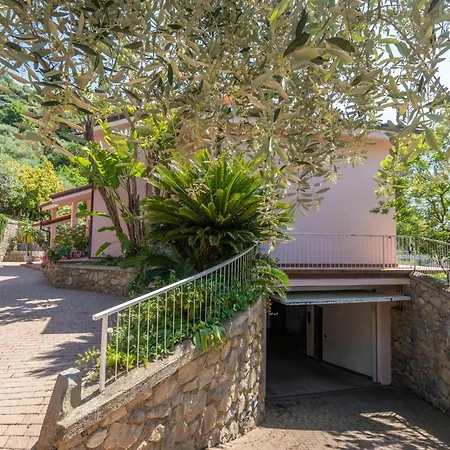 M - Pool&panorama Villa Castellaro (Liguria)